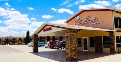 La Huerta Inn & Suites